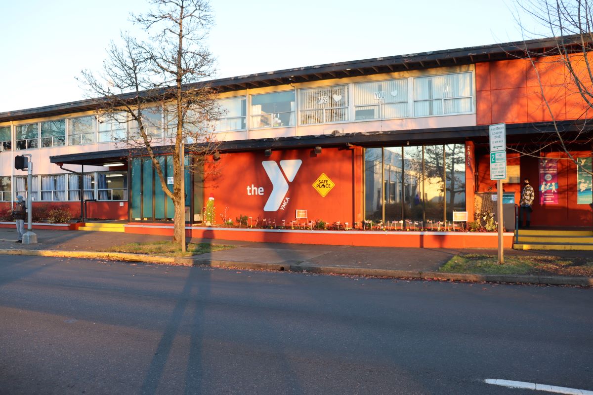 https://www.eugeneymca.org/sites/default/files/revslider/image/eugene-ymca-facility.jpg